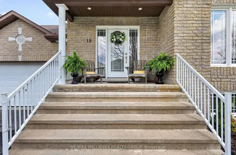 15 Manoir Street Russell ON K0A 1W0