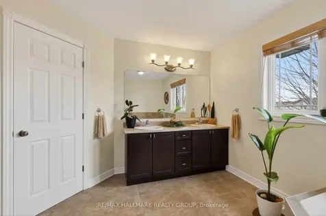 15 Manoir Street Russell ON K0A 1W0