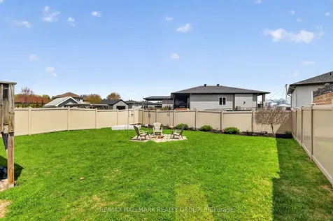 15 Manoir Street Russell ON K0A 1W0