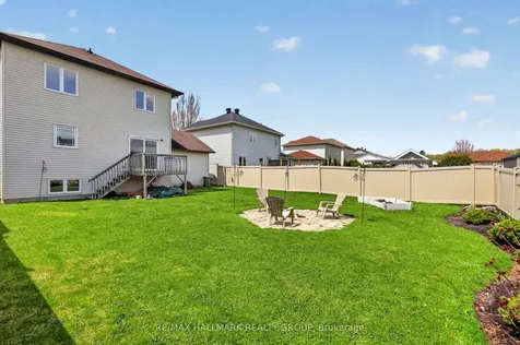 15 Manoir Street Russell ON K0A 1W0