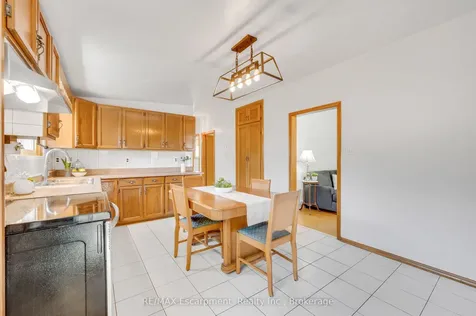 3 Tanager Court Hamilton ON L9A 2L9