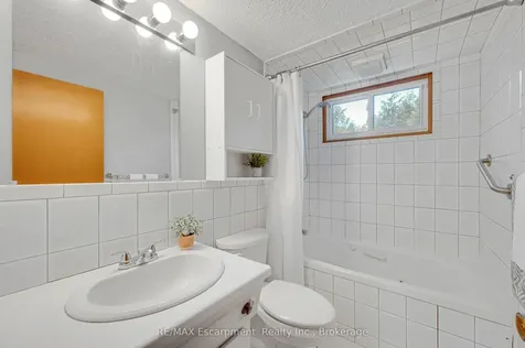 3 Tanager Court Hamilton ON L9A 2L9