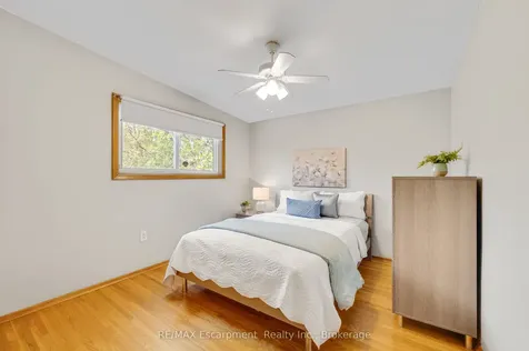 3 Tanager Court Hamilton ON L9A 2L9