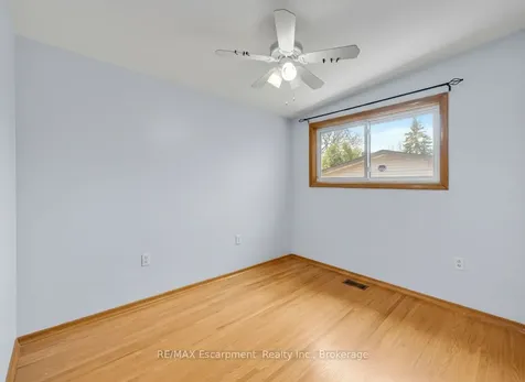3 Tanager Court Hamilton ON L9A 2L9