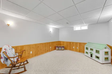 3 Tanager Court Hamilton ON L9A 2L9