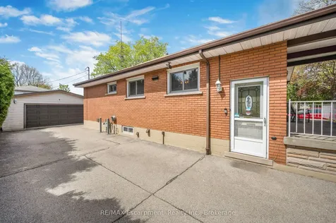 3 Tanager Court Hamilton ON L9A 2L9