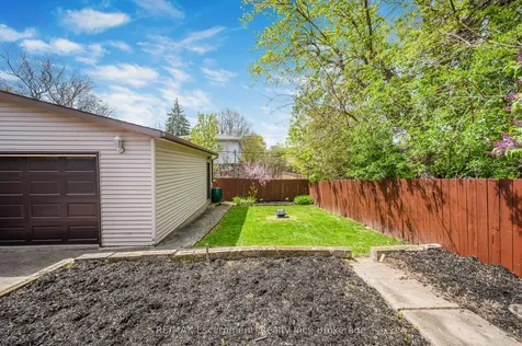 3 Tanager Court Hamilton ON L9A 2L9