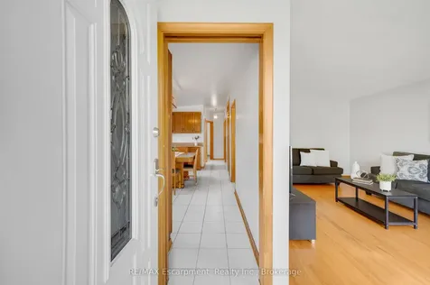 3 Tanager Court Hamilton ON L9A 2L9