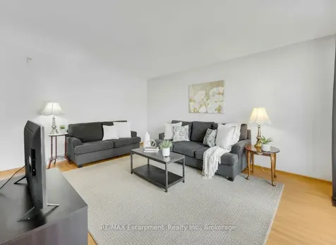 3 Tanager Court Hamilton ON L9A 2L9