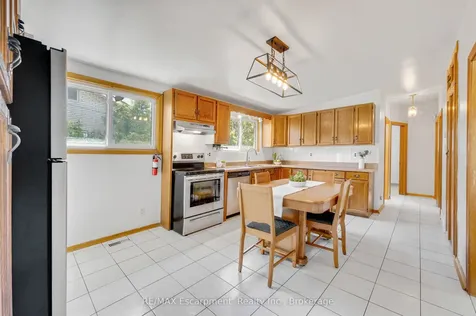 3 Tanager Court Hamilton ON L9A 2L9