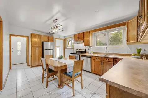 3 Tanager Court Hamilton ON L9A 2L9