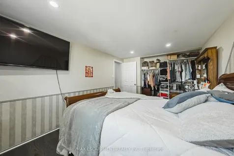 235 Larch Street Hamilton ON L8T 4P5