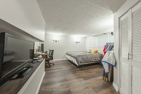 235 Larch Street Hamilton ON L8T 4P5