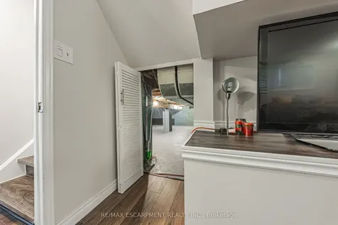 235 Larch Street Hamilton ON L8T 4P5