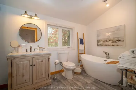 1317 West Lionshead Road Gravenhurst ON N0H 1W0