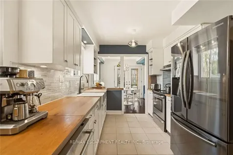 66 Skyline Drive Hamilton ON L9C 3S6