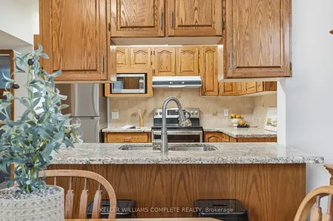 507 Queensdale Avenue E Hamilton ON L8V 1K7