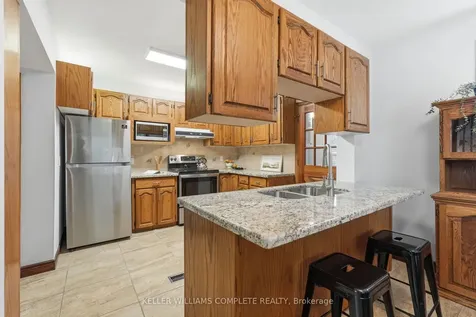 507 Queensdale Avenue E Hamilton ON L8V 1K7