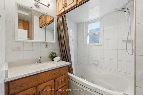 507 Queensdale Avenue E Hamilton ON L8V 1K7