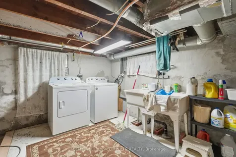 507 Queensdale Avenue E Hamilton ON L8V 1K7