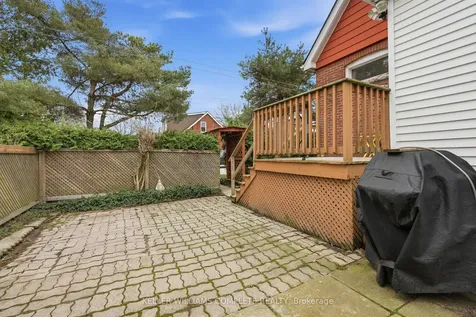 507 Queensdale Avenue E Hamilton ON L8V 1K7