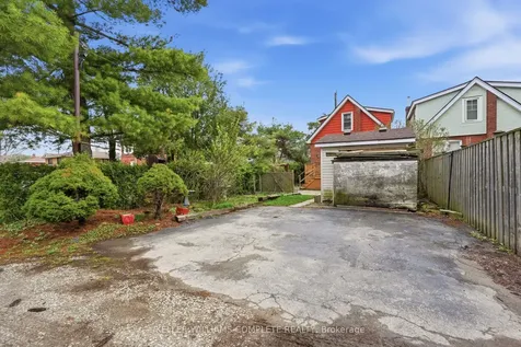 507 Queensdale Avenue E Hamilton ON L8V 1K7