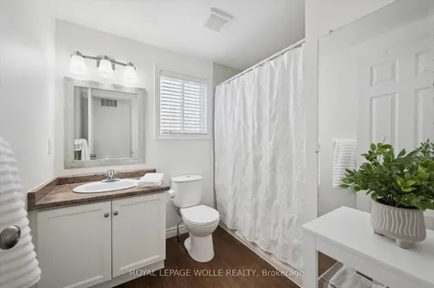 31 Tisdale Court Kitchener ON N2A 4H5