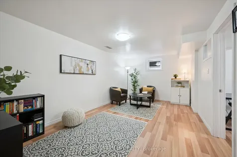 31 Tisdale Court Kitchener ON N2A 4H5