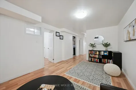 31 Tisdale Court Kitchener ON N2A 4H5