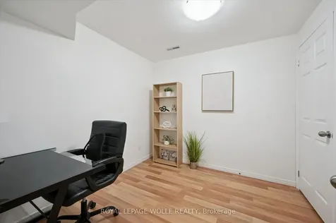 31 Tisdale Court Kitchener ON N2A 4H5