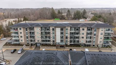 16 Markle Crescent Hamilton ON L9G 0H4