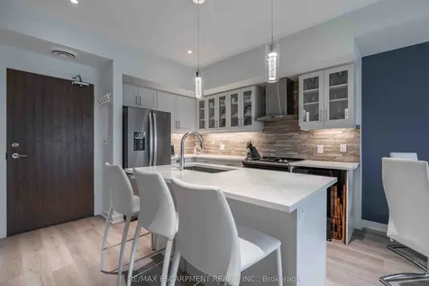 16 Markle Crescent Hamilton ON L9G 0H4