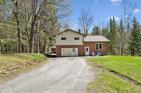 1052 Old Falkenburg Road Bracebridge ON P1L 1X4