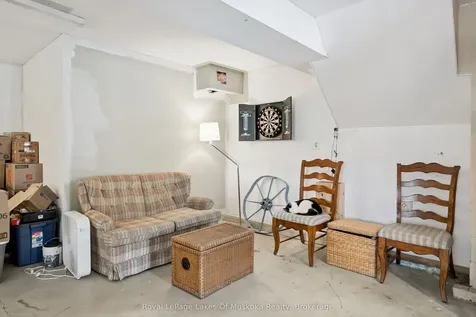 1052 Old Falkenburg Road Bracebridge ON P1L 1X4