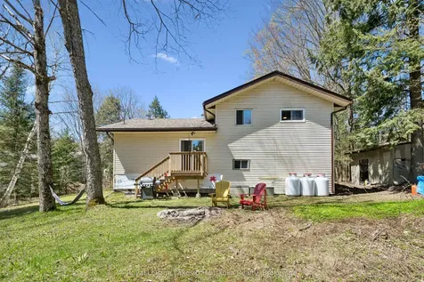 1052 Old Falkenburg Road Bracebridge ON P1L 1X4