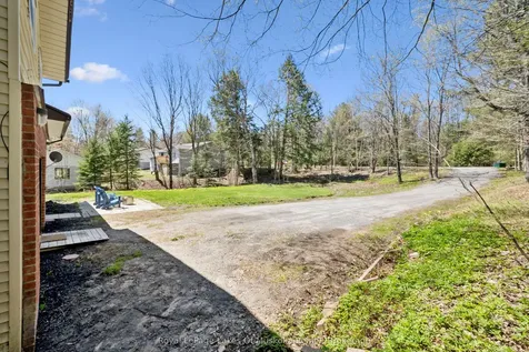 1052 Old Falkenburg Road Bracebridge ON P1L 1X4