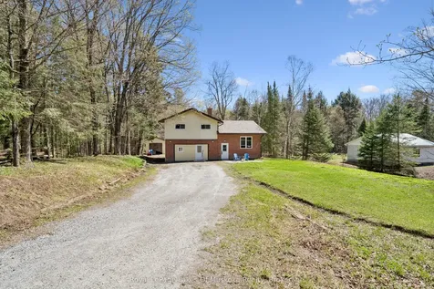 1052 Old Falkenburg Road Bracebridge ON P1L 1X4