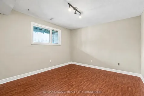 7852 Charnwood Avenue Niagara Falls ON L2H 3E2