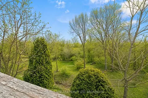 7852 Charnwood Avenue Niagara Falls ON L2H 3E2