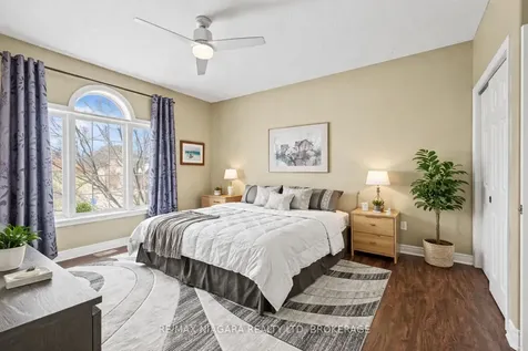 7852 Charnwood Avenue Niagara Falls ON L2H 3E2