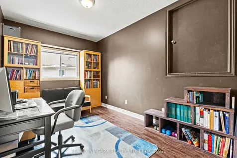 7852 Charnwood Avenue Niagara Falls ON L2H 3E2