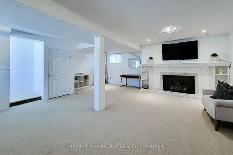 2827 Fredonia Drive Niagara Falls ON L2J 3M8