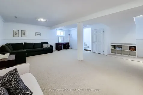 2827 Fredonia Drive Niagara Falls ON L2J 3M8