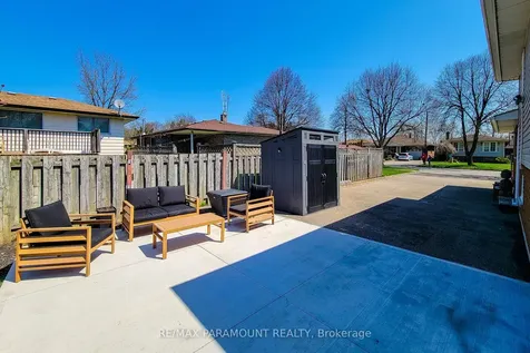 2827 Fredonia Drive Niagara Falls ON L2J 3M8