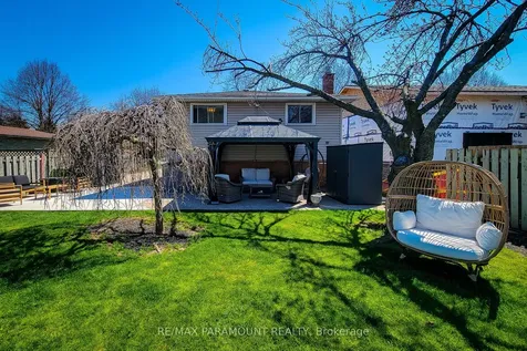 2827 Fredonia Drive Niagara Falls ON L2J 3M8