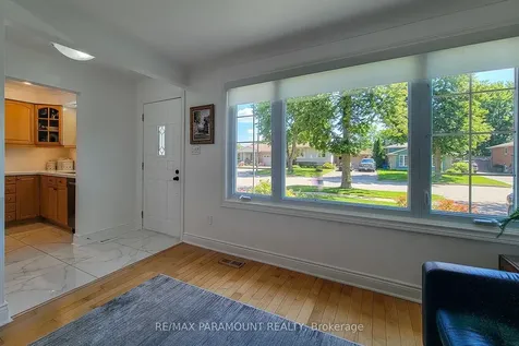 2827 Fredonia Drive Niagara Falls ON L2J 3M8