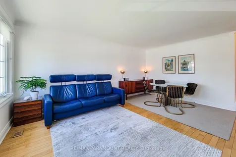 2827 Fredonia Drive Niagara Falls ON L2J 3M8