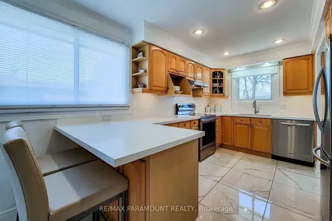 2827 Fredonia Drive Niagara Falls ON L2J 3M8