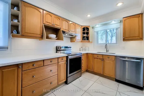 2827 Fredonia Drive Niagara Falls ON L2J 3M8
