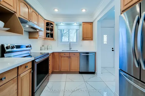 2827 Fredonia Drive Niagara Falls ON L2J 3M8